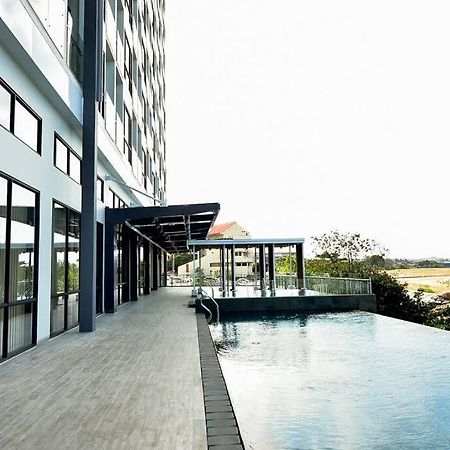 Lovina 8-Ad At One Residence Batam Екстериор снимка
