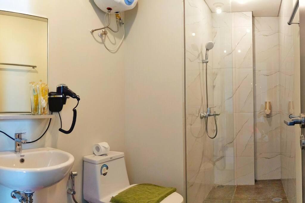 Lovina 8-Ad At One Residence Batam Екстериор снимка